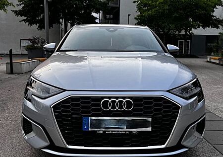 Audi A3 35 TFSI S tronic design Sportback design