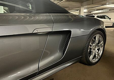 Audi R8 5.2 FSI quattro -