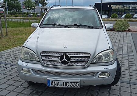 Mercedes-Benz ML 350 -
