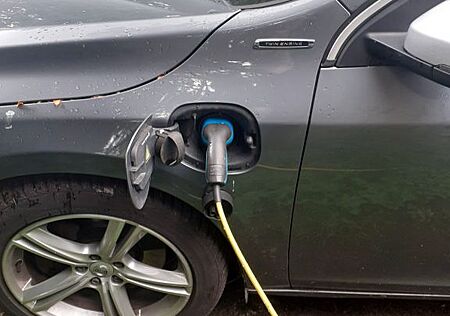 Volvo V60 D6 TWIN ENGINE Plug-in-Hybrid Summum Summum