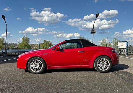 Alfa Romeo Spider 2.2 JTS 16V - only 69.500 km