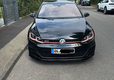 VW Golf Volkswagen 2.0 TSI 213kW GTI TCR AKRAPOVIC