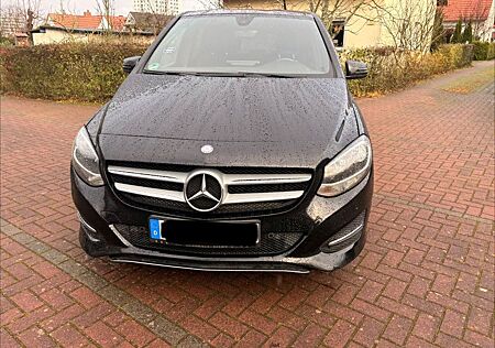 Mercedes-Benz B 180 - Apple Car-Play, Rückfahrk. PDC