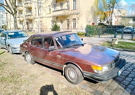 Saab 900