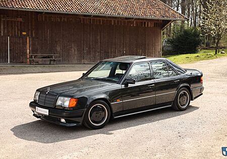 Mercedes-Benz 300 300E-24 AMG