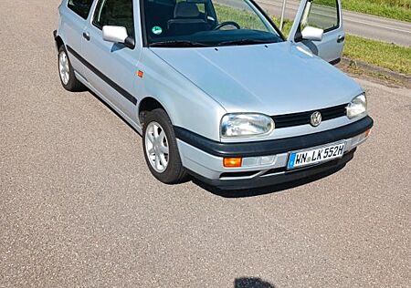 VW Golf Volkswagen 1.6 3-trg Schiebedach H-Kennzeichen