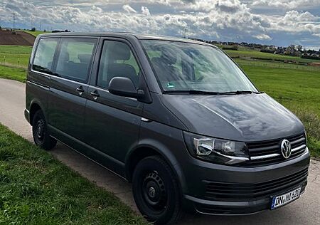 VW T6 Multivan Volkswagen s.g. Zustand, AHK, Gute Nacht Paket
