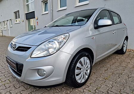 Hyundai i20 1.4 1.HAND 5-TRG. TÜV06/26 SHZ KLIMA 4xEFH
