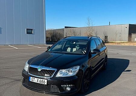 Skoda Octavia 2.0 TFSI RS Combi RS Motor neu