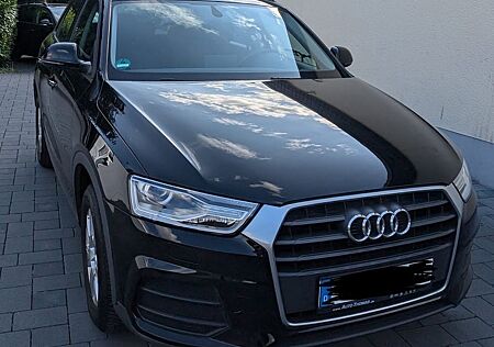 Audi Q3 1.4 TFSI - Keyless, PDC