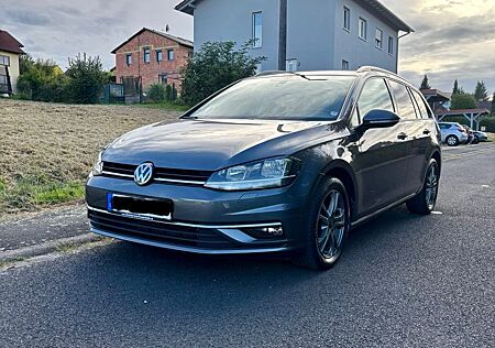 VW Golf Volkswagen 1.0 TSI BMT Comfortline Variant Comfortline