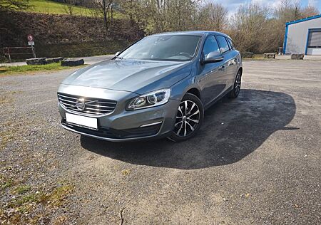 Volvo V60 D4 Leder Bi-Xenon BLIS Spurhalteassistent