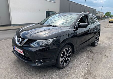Nissan Qashqai Tekna 4x4 LED Panorama Leder Kamera