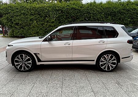 BMW X7 M60i *Sky Lounge*Carbonpaket*23 Zoll*7-Sitzer