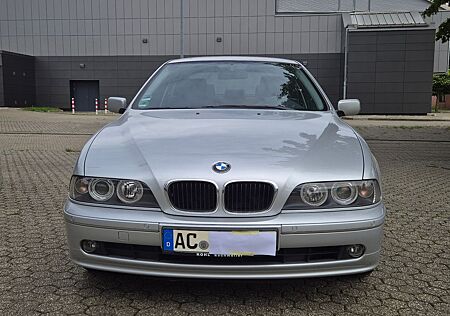 BMW 520i A Excl., Autom., 6 Zyl, 1. Hd., HU 03.2027