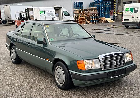 Mercedes-Benz 250 250D Oldtimer -Automatik - Klima - Leder TÜV NEU