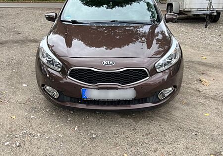 Kia Cee'd Sportswagon 1.6 GDI DCT Platinum Editi...