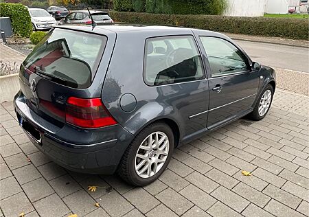 VW Golf Volkswagen 2.3 V5