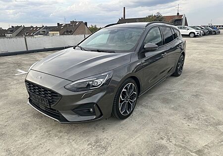 Ford Focus FocusTurnierST,2Hand,Standheizung,LED,Headup,AHK