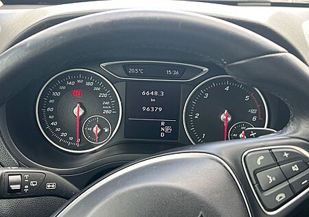 Mercedes-Benz B 180 d -