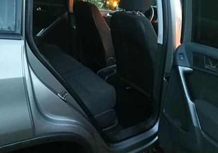 VW Tiguan Volkswagen 2.0 TDI BlueMotion Tech Sport & Style...