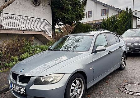 BMW 320i -