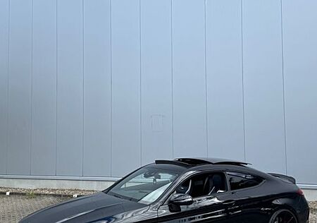 Mercedes-Benz C 63 AMG Mercedes-AMG C 63 S Autom. Mercedes...