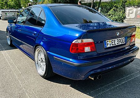 BMW 528i