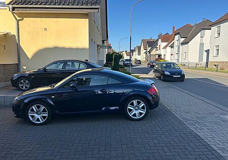 Audi TT Coupe 1.8T 132 kW tiptronic -