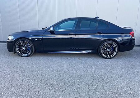 BMW M550d xDrive *Sportsitz*PDC*Navi*Shadow-Line*