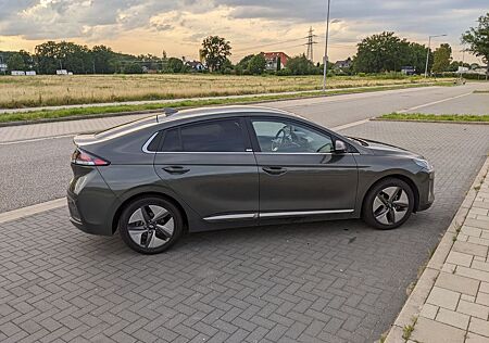 Hyundai Ioniq 1.6l GDi PLUG-IN HYBRID Style Style