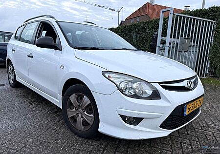 Hyundai i30 CW 1.6 CRDI DYNAMIC AIRCO/TREKHAAK