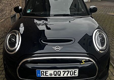 Mini Cooper SE Yours Trim Engimatic Black metallic