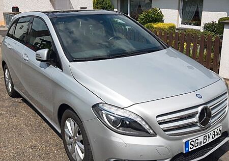 Mercedes-Benz B 220 CDI B.E. Top Ausstattung (NP 55.000)