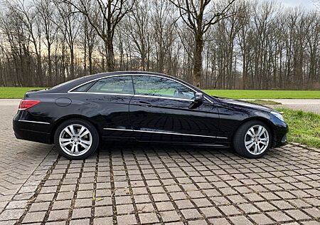 Mercedes-Benz E 220 Coupé CDI -