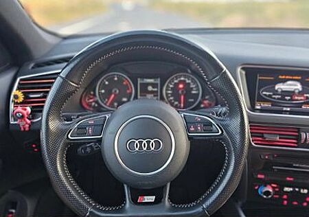 Audi Q5 3.0 TDI S tronic quattro -