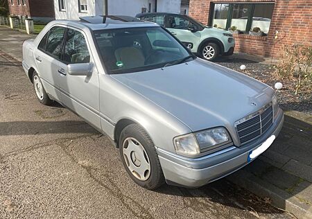 Mercedes-Benz C 180 Elegance