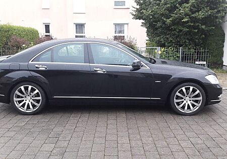 Mercedes-Benz S 350 CDI BlueEFFICIENCY -