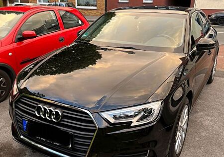 Audi A3 1.6 TDI design/Limousine/TÜV Neu/8-fach