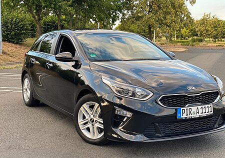 Kia Cee'd / Ceed 1.4 T-GDI Vision Vision