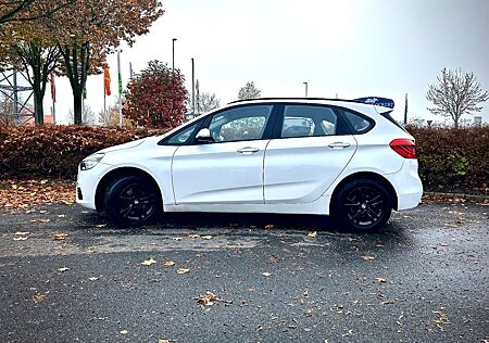 BMW 2er 220 Active Tourer 220d Scheckheftgepflegt !