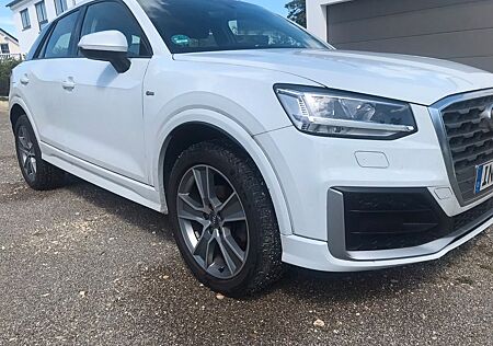 Audi Q2 30 TFSI S line LED NAVI AHK Winterräder Sitzh