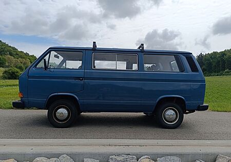 VW T3 Multivan Volkswagen 2.1 WBX mit AHK/TÜV neu/viel Zubehör