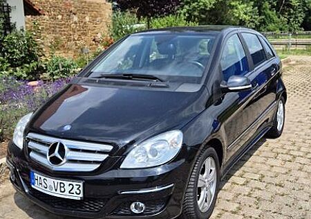 Mercedes-Benz B 160 BlueEFFICIENCY BJ 2011 sehr gepflegt