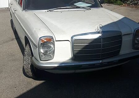 Mercedes-Benz 230 W115/.4/EZ 1975/Top-Zustand /Originallack