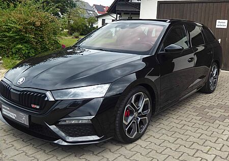 Skoda Octavia Combi RS DSG/MATRIX/Head-Up/19"ALU/DCC