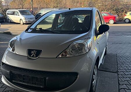Peugeot 107 Filou 70 2-Tronic Filou Neu Tüv 03.2028