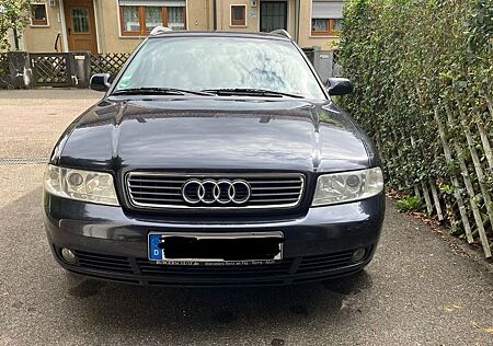 Audi A4 1.8 Avant - Fahrbereit & TÜV bis 09/2026