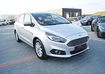 Ford S-Max Titanium AUTOMATIK 7 Sitze NAVI PDC SHZ