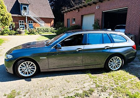BMW 525d xDrive Touring A Luxury Line